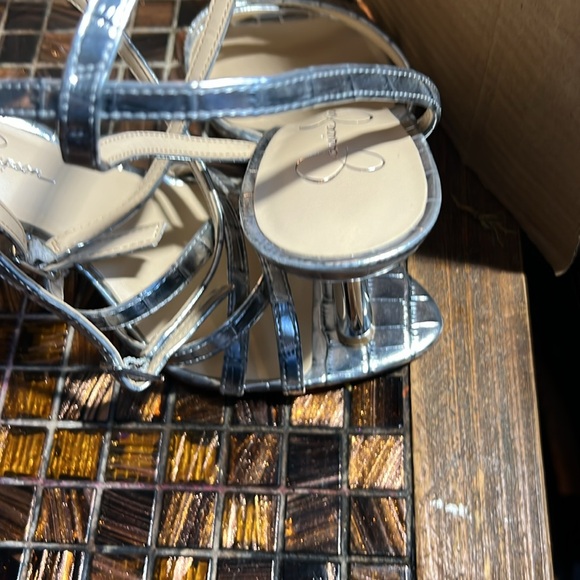 Jessica Simpson strappy silver sandals size 7 - Picture 4 of 4
